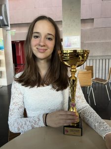Csermely Olívia, az ASI DSE kézilabdása elnyerte a "Jó tanuló, jó sportoló" díjat